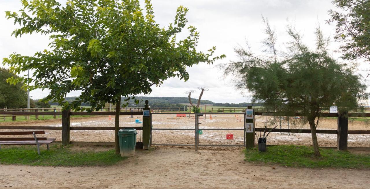 La Ferme Des Nonains Apartment Montjavoult Bagian luar foto